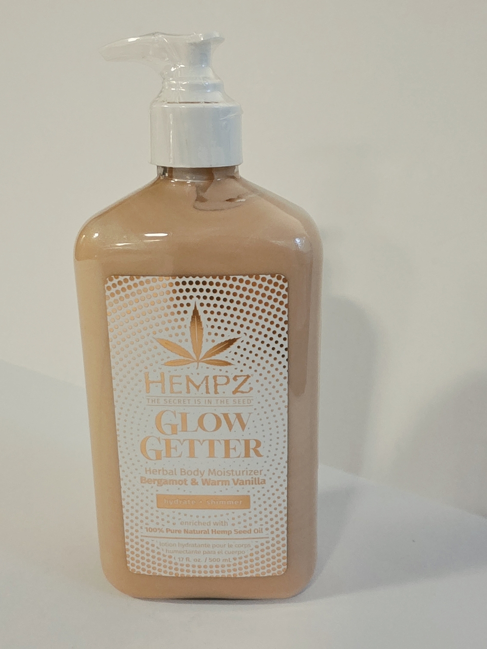 Hempz Glow Getter Herbal Body Moisturizer 17 Oz Bergamot Warm Vanilla Shimmer